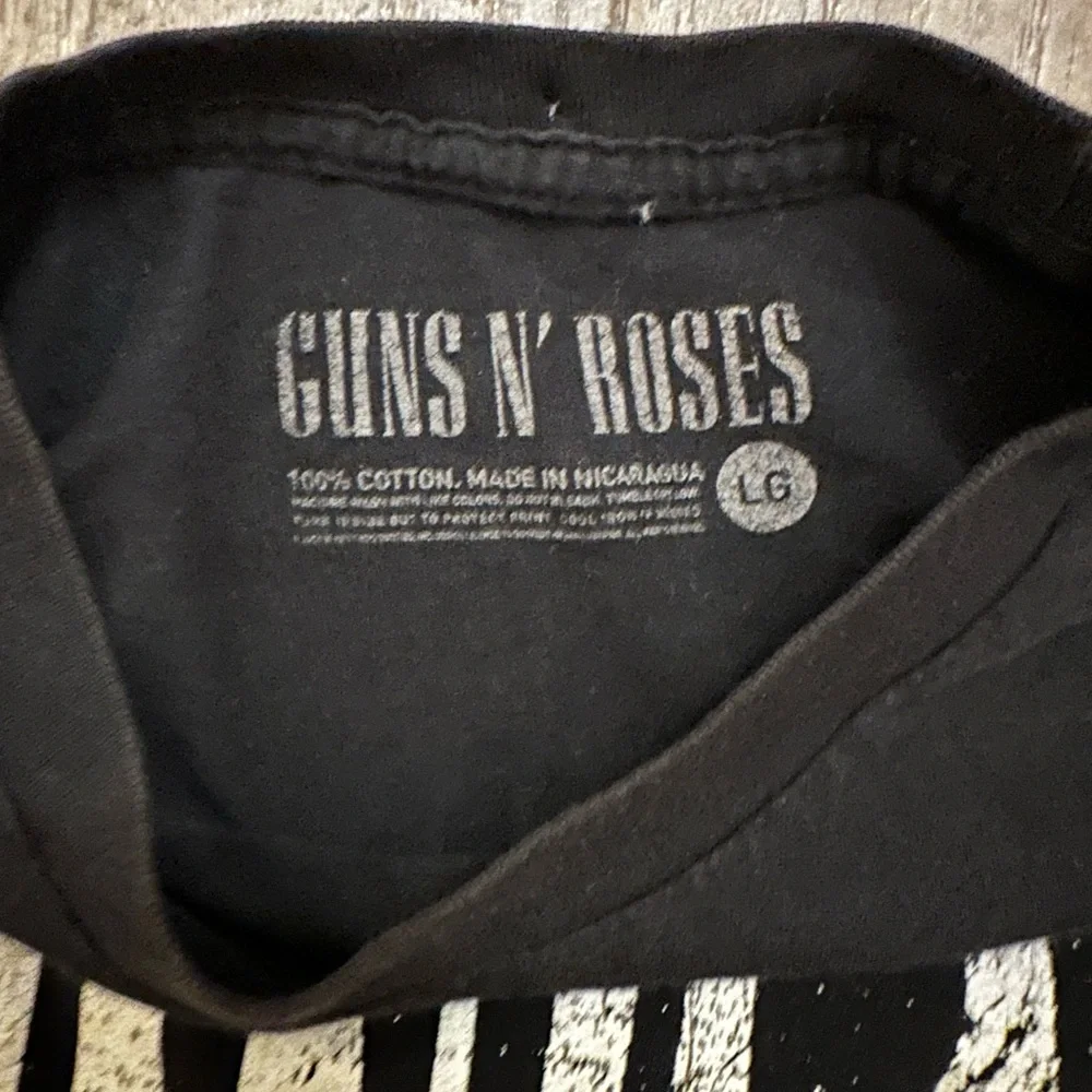 Guns N’ Roses Tee - Picture 2 of 2